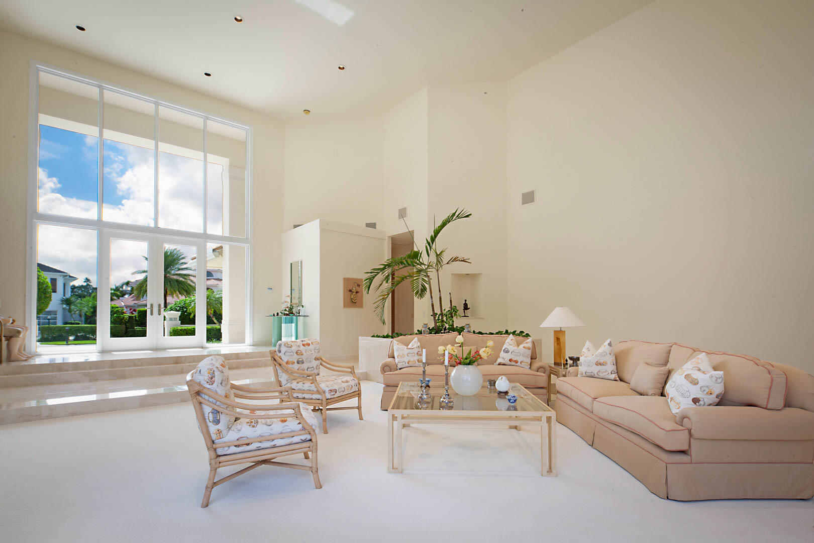 7207 Valencia Drive Boca Raton, FL 33433 - Photo 9 of 50 Living Room