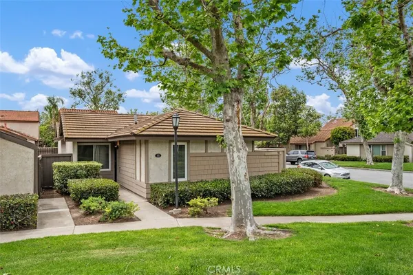$3,800 | 92 Orchard, Irvine, CA 92618