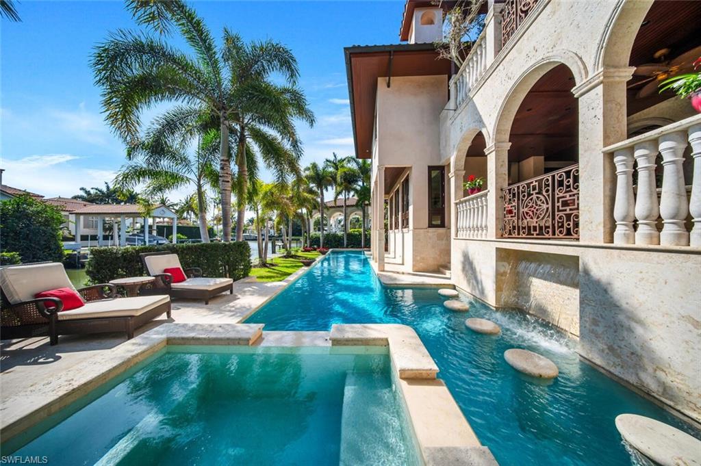 2233 Forrest Lane Naples, FL 34102 - Photo 15 of 49