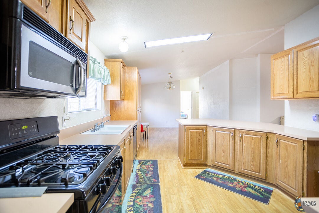 1601 Drew Road, Unit 38 El Centro, CA 92243 - Photo 5 of 22 Gallery Image 5