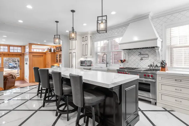 $1,595,000 | 818 Summit Avenue, St. Paul, MN 55105