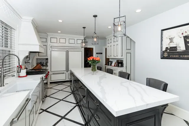 $1,595,000 | 818 Summit Avenue, St. Paul, MN 55105