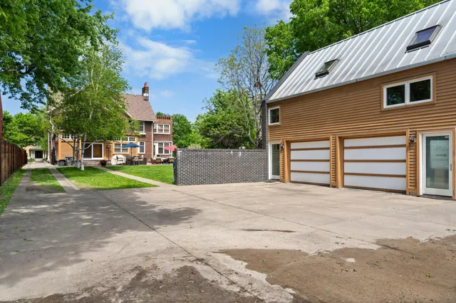 $1,595,000 | 818 Summit Avenue, St. Paul, MN 55105