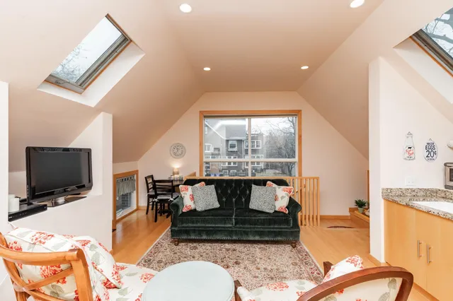 $1,595,000 | 818 Summit Avenue, St. Paul, MN 55105