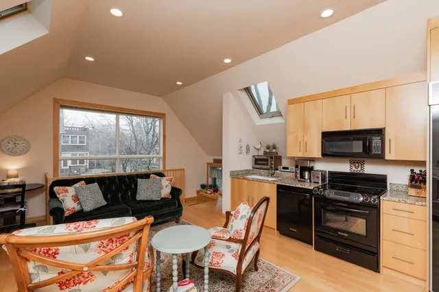 $1,595,000 | 818 Summit Avenue, St. Paul, MN 55105