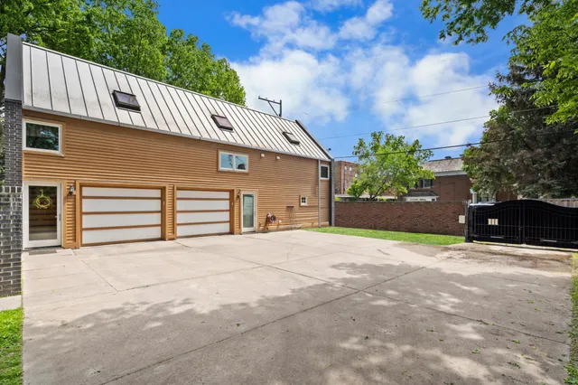 $1,595,000 | 818 Summit Avenue, St. Paul, MN 55105