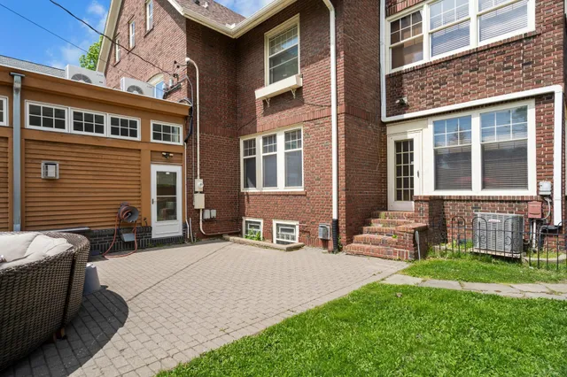 $1,595,000 | 818 Summit Avenue, St. Paul, MN 55105