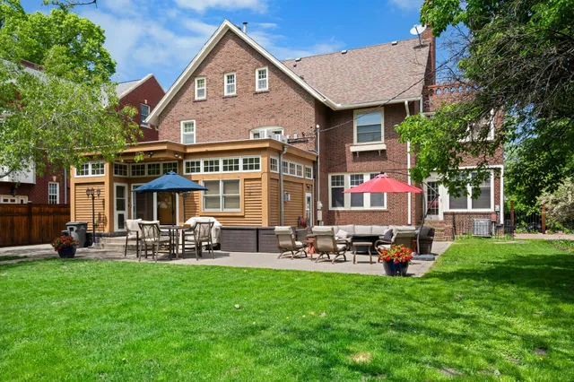 $1,595,000 | 818 Summit Avenue, St. Paul, MN 55105