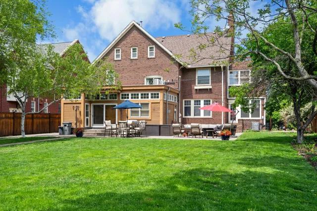 $1,595,000 | 818 Summit Avenue, St. Paul, MN 55105