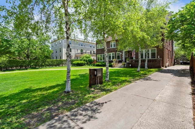 $1,595,000 | 818 Summit Avenue, St. Paul, MN 55105