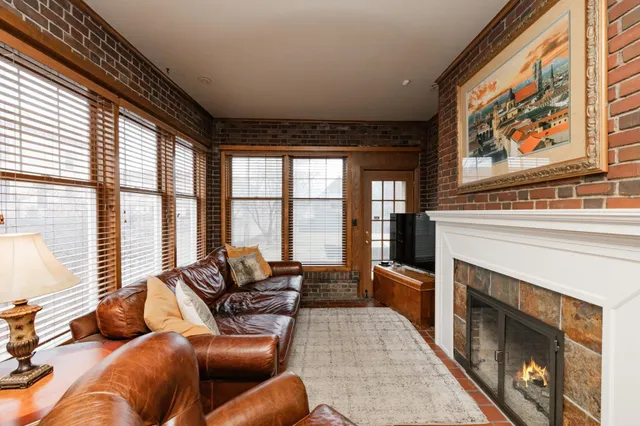 $1,595,000 | 818 Summit Avenue, St. Paul, MN 55105