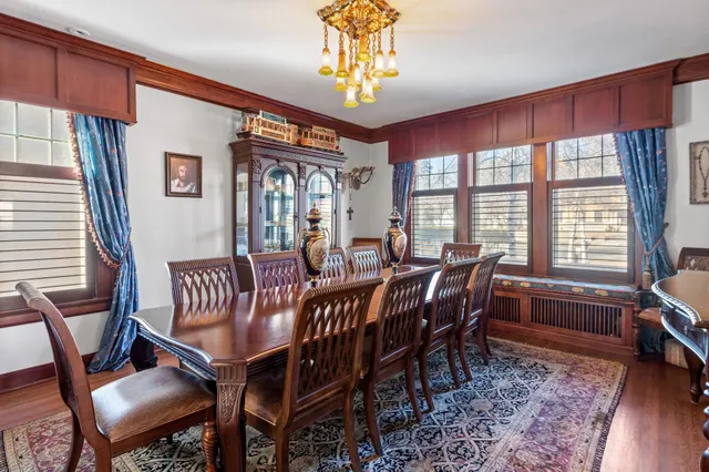 $1,595,000 | 818 Summit Avenue, St. Paul, MN 55105