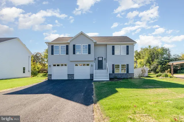 $449,900 | 120 Valley Carlisle Pa, Carlisle, PA 17013