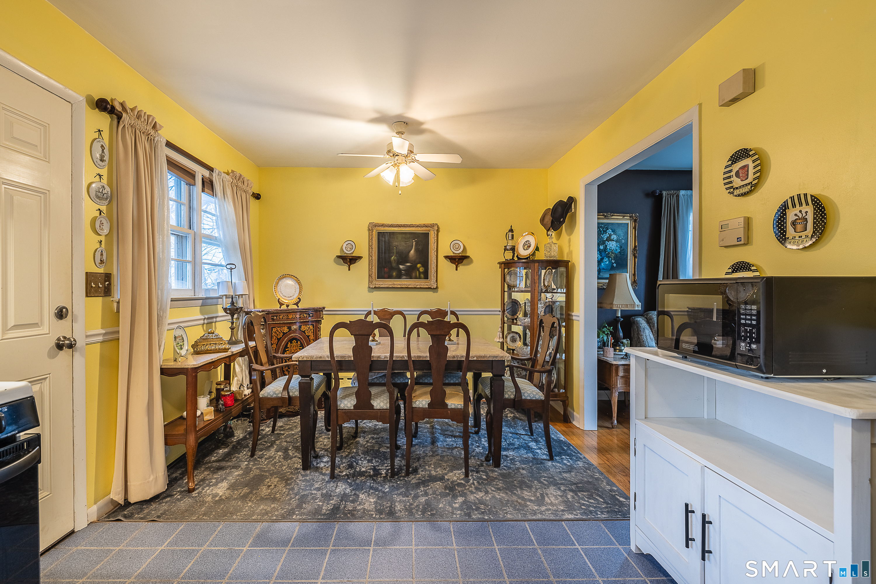 130 Holroyd Street Bridgeport, CT 06606 - Photo 10 of 29 a very nice looking room with many windows