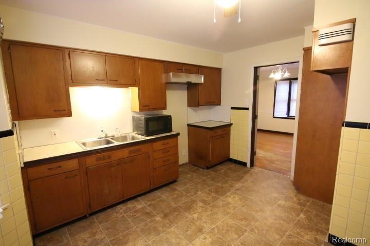 5541 Balfour Road Detroit, MI 48224 - Photo 12 of 13