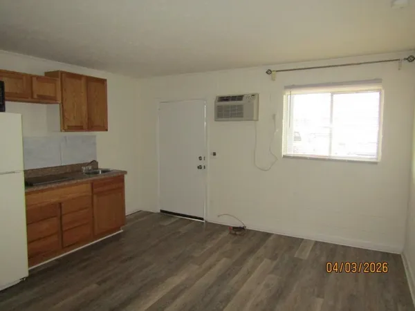 $1,000 | 204 4th Avenue North, Unit 9, North Myrtle Beach, SC 29582