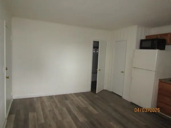 $1,000 | 204 4th Avenue North, Unit 9, North Myrtle Beach, SC 29582