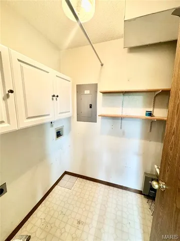 $1,325 | 123 Twin Oaks Drive, Belleville, IL 62221