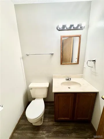 $1,325 | 123 Twin Oaks Drive, Belleville, IL 62221