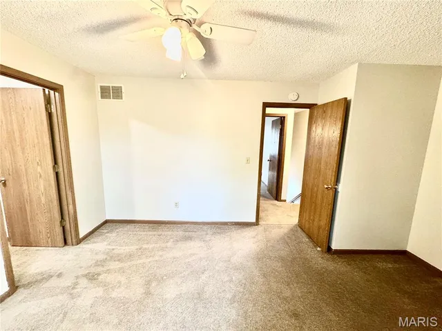 $1,325 | 123 Twin Oaks Drive, Belleville, IL 62221