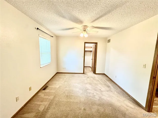 $1,325 | 123 Twin Oaks Drive, Belleville, IL 62221