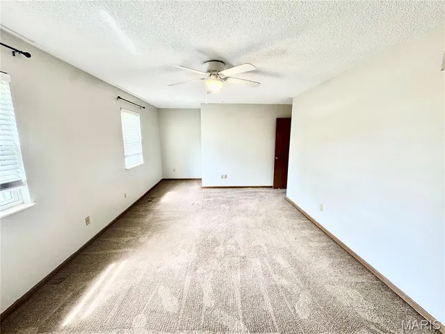 $1,325 | 123 Twin Oaks Drive, Belleville, IL 62221