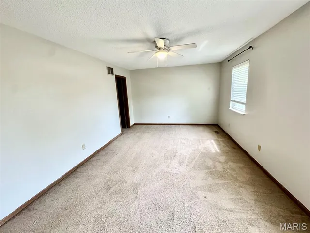 $1,325 | 123 Twin Oaks Drive, Belleville, IL 62221