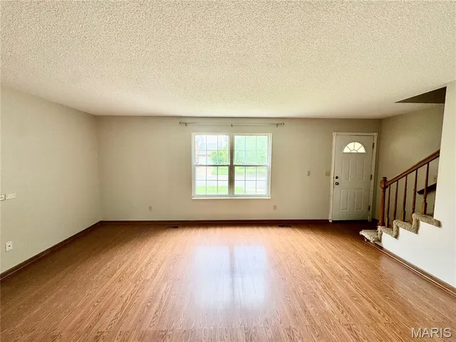 $1,325 | 123 Twin Oaks Drive, Belleville, IL 62221