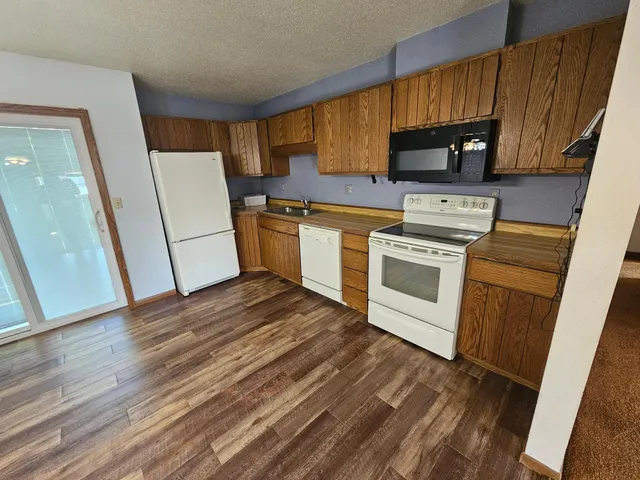 $185,000 | 1448 13th Street North, Wahpeton, ND 58075