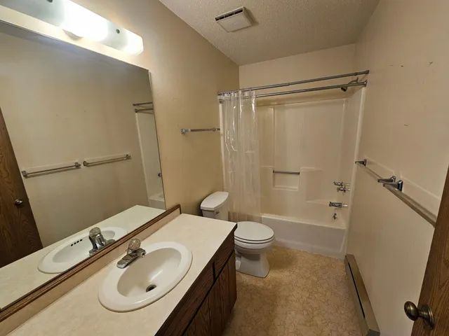 $190,000 | 1448 13th Street North, Wahpeton, ND 58075