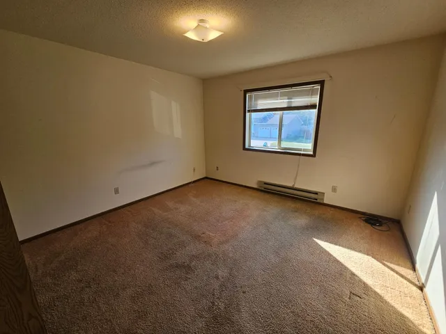 $185,000 | 1448 13th Street North, Wahpeton, ND 58075