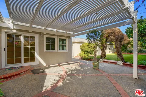 $5,700 | 7432 Westlawn Avenue, Los Angeles, CA 90045