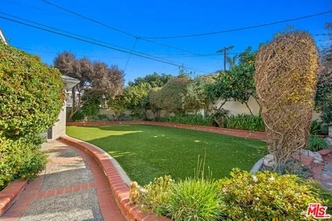 $5,700 | 7432 Westlawn Avenue, Los Angeles, CA 90045