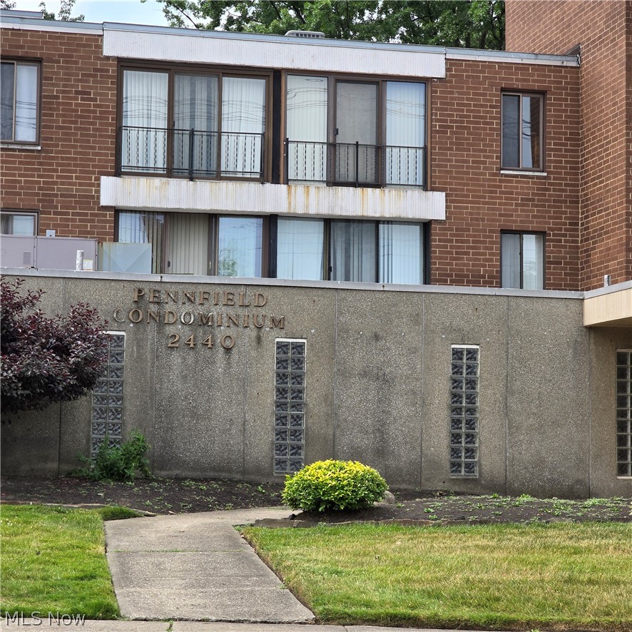 2440 Noble Road Cleveland, OH 44121 - Photo 5 of 6