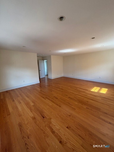 88 Maple Tree Avenue, Unit E Stamford, CT 06906 - Photo 27 of 35
