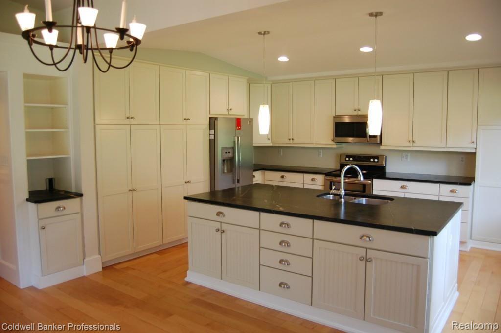 32860 Haverford Road Franklin, MI 48025 - Photo 6 of 29