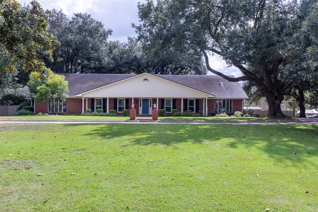 $499,900 | 1426 Park Lane, Wharton, TX 77488