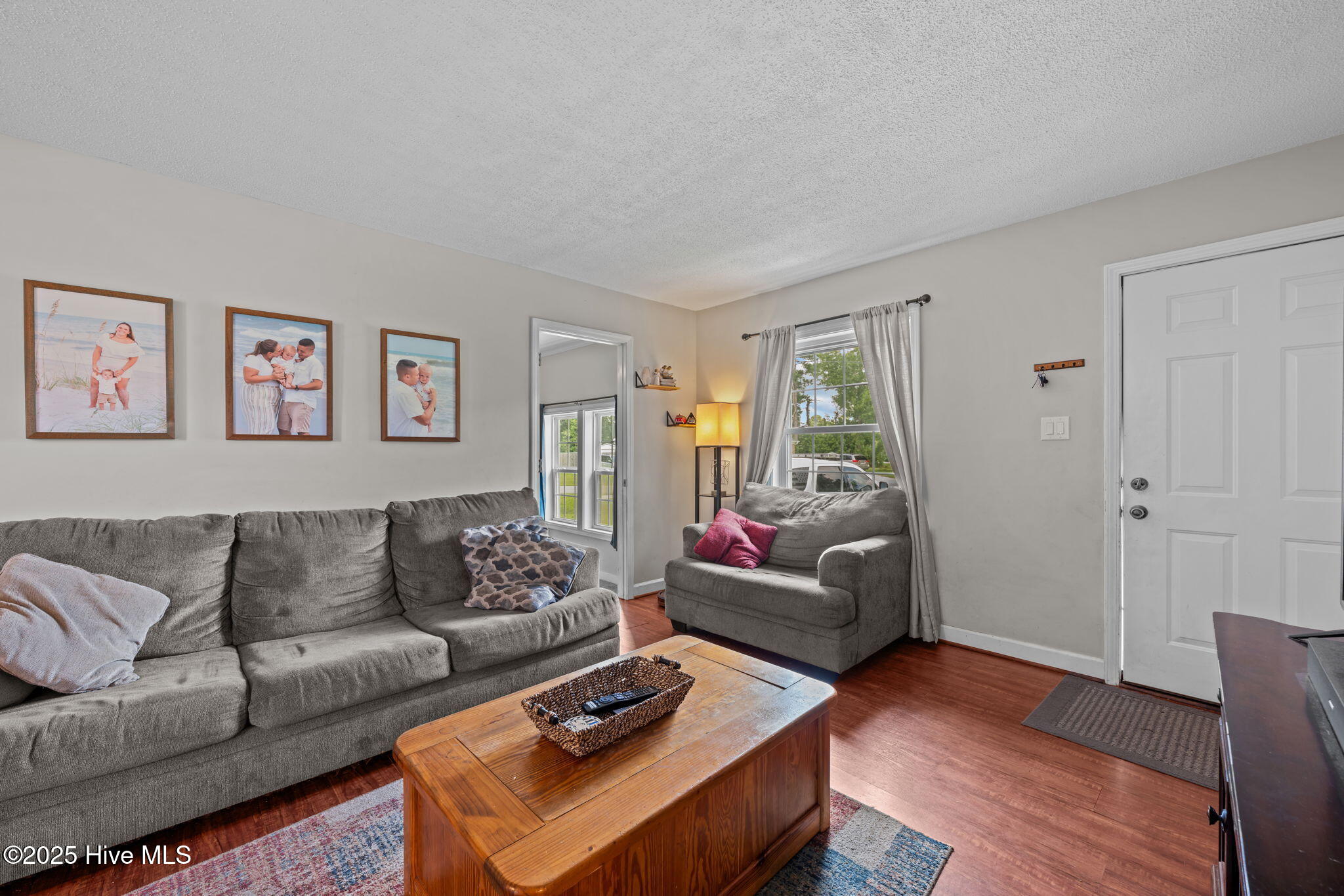 218 North Nunn Street Havelock, NC 28532 - Photo 18 of 38 Living Room