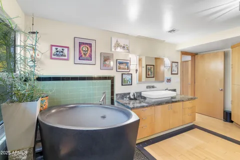 $4,000,000 | 6306 North Camelback Manor Drive, Paradise Valley, AZ 85253