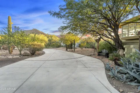 $4,000,000 | 6306 North Camelback Manor Drive, Paradise Valley, AZ 85253