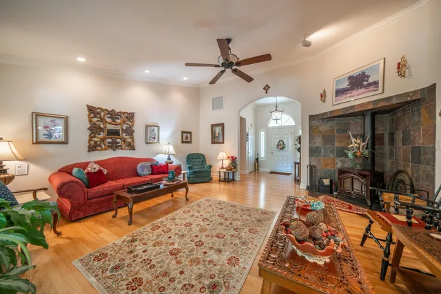 $575,000 | 3811 Andes Drive, Redding, CA 96001