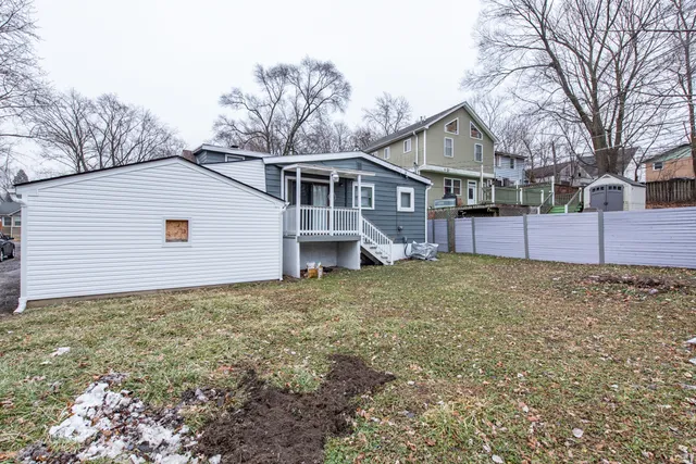 $260,000 | 510 Forest Glen Drive, Round Lake Park, IL 60073