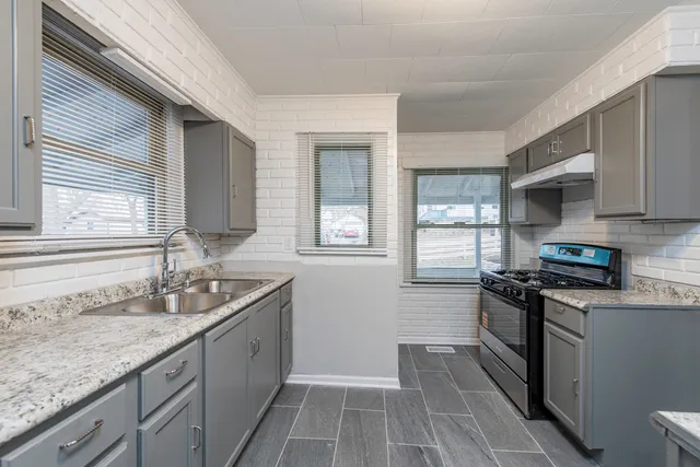 $260,000 | 510 Forest Glen Drive, Round Lake Park, IL 60073