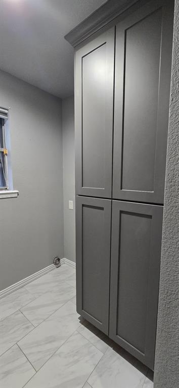 509 Royal Valley Road Grand Prairie, TX 75052 - Photo 17 of 22 a view of closet area