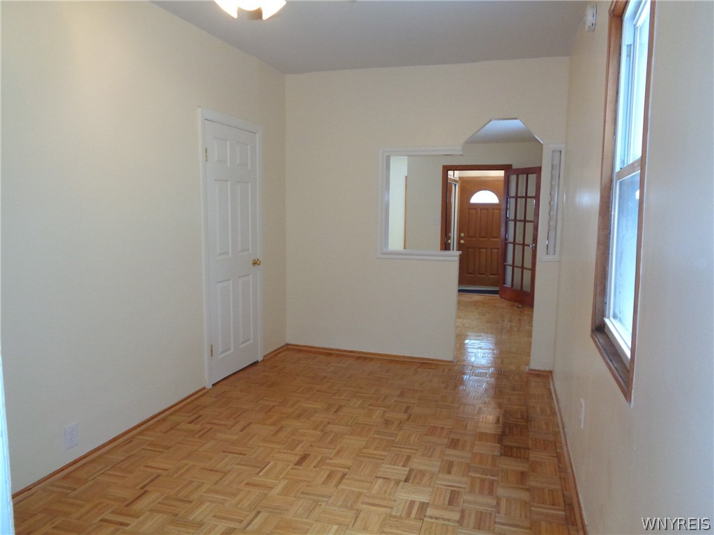 31 Riverside Avenue Buffalo, NY 14207 - Photo 11 of 46 Lower Dining room