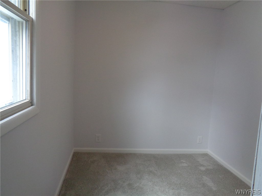 31 Riverside Avenue Buffalo, NY 14207 - Photo 23 of 46