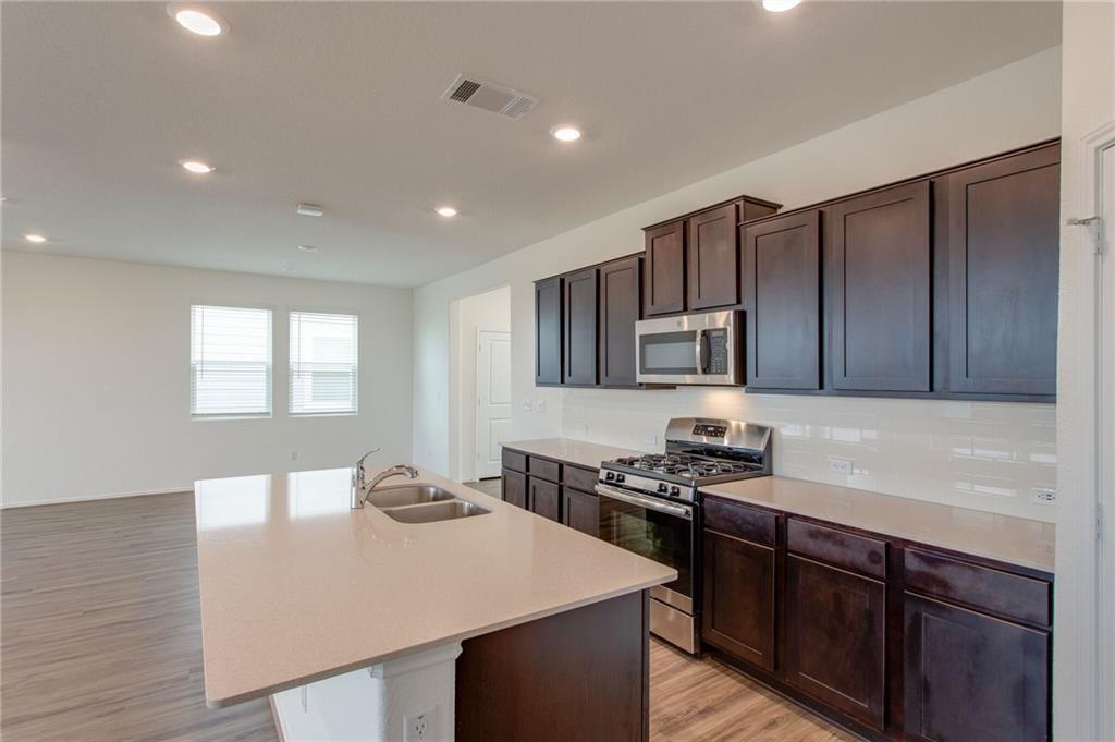 224 Montauk Loop Georgetown, TX 78628 - Photo 13 of 33