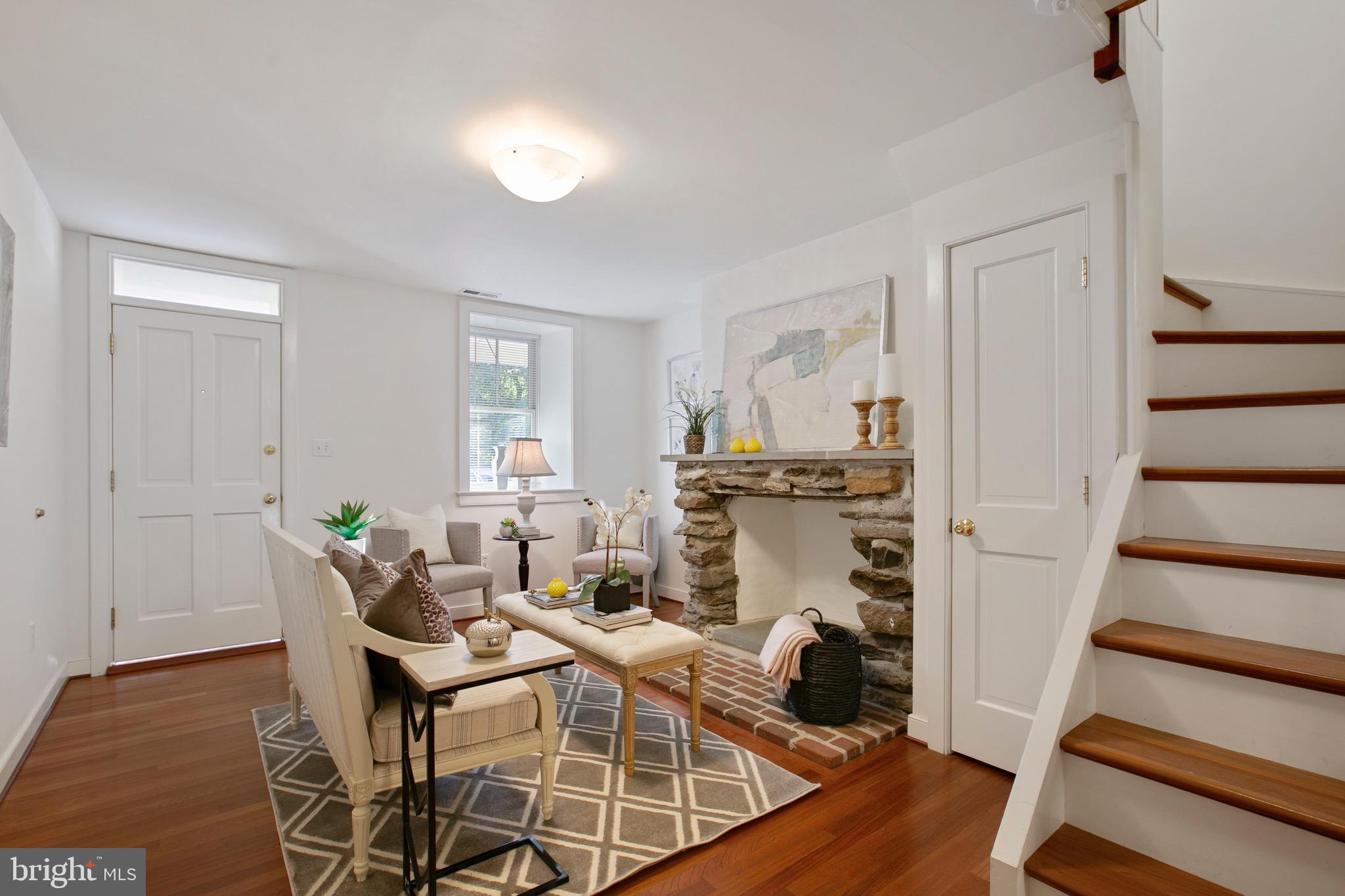 1430 Mill Race Road Baltimore, MD 21211 - Photo 4 of 47 Living Room towards steps