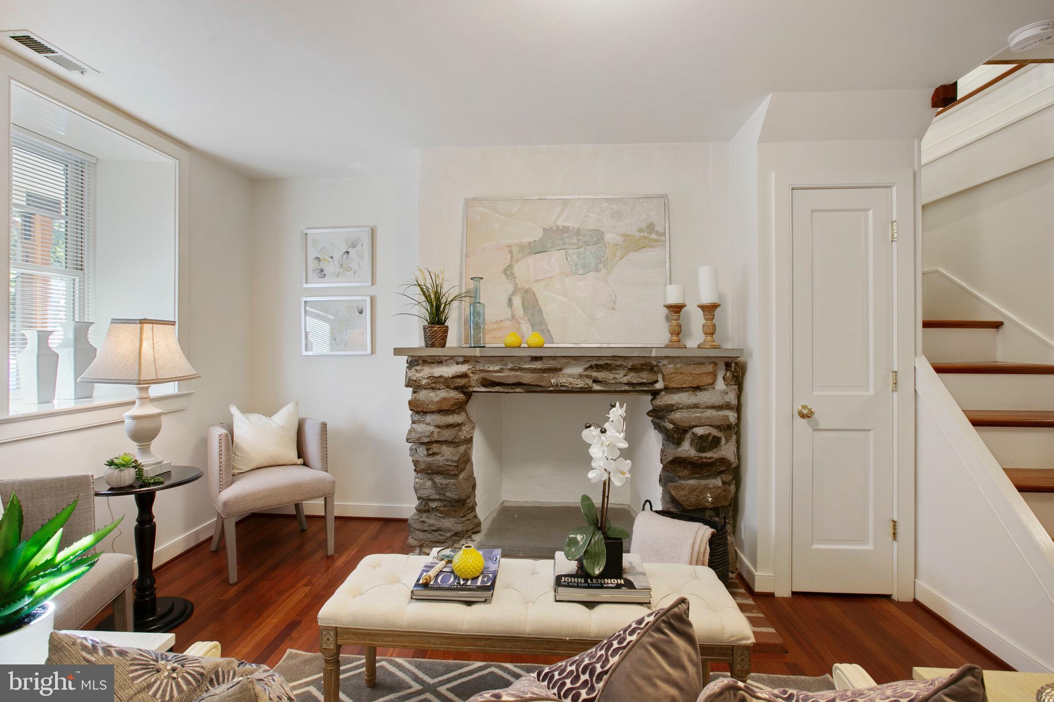 1430 Mill Race Road Baltimore, MD 21211 - Photo 5 of 47 Living Room