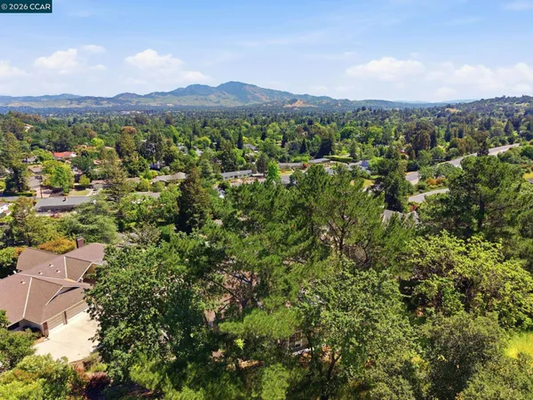 $2,150,000 | 1715 Greenhills Court, Lafayette, CA 94549